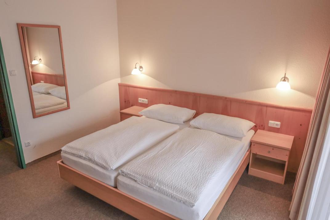 Gasthof Pension Pichlernwirt Himmelberg Bagian luar foto